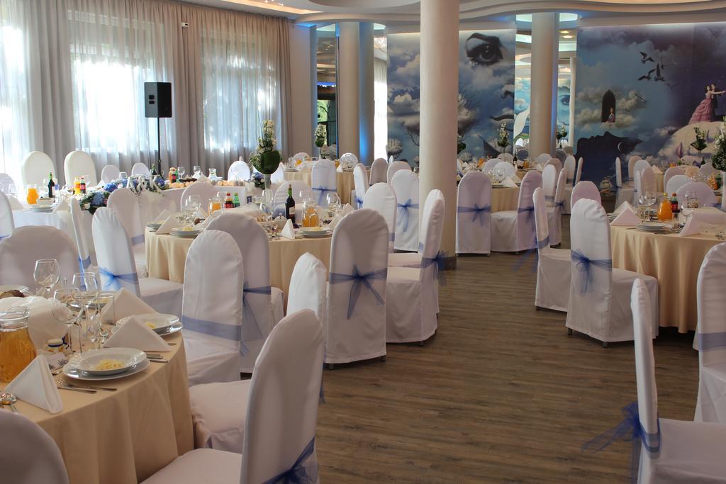 Hotel Jan Sander Aleksandrów Łódzki Buitenkant foto